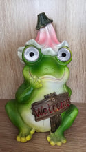 Load image into Gallery viewer, Sitting frog w/ solar eyes 20cm
