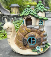 Solar snail house 17.5cm x 17cm